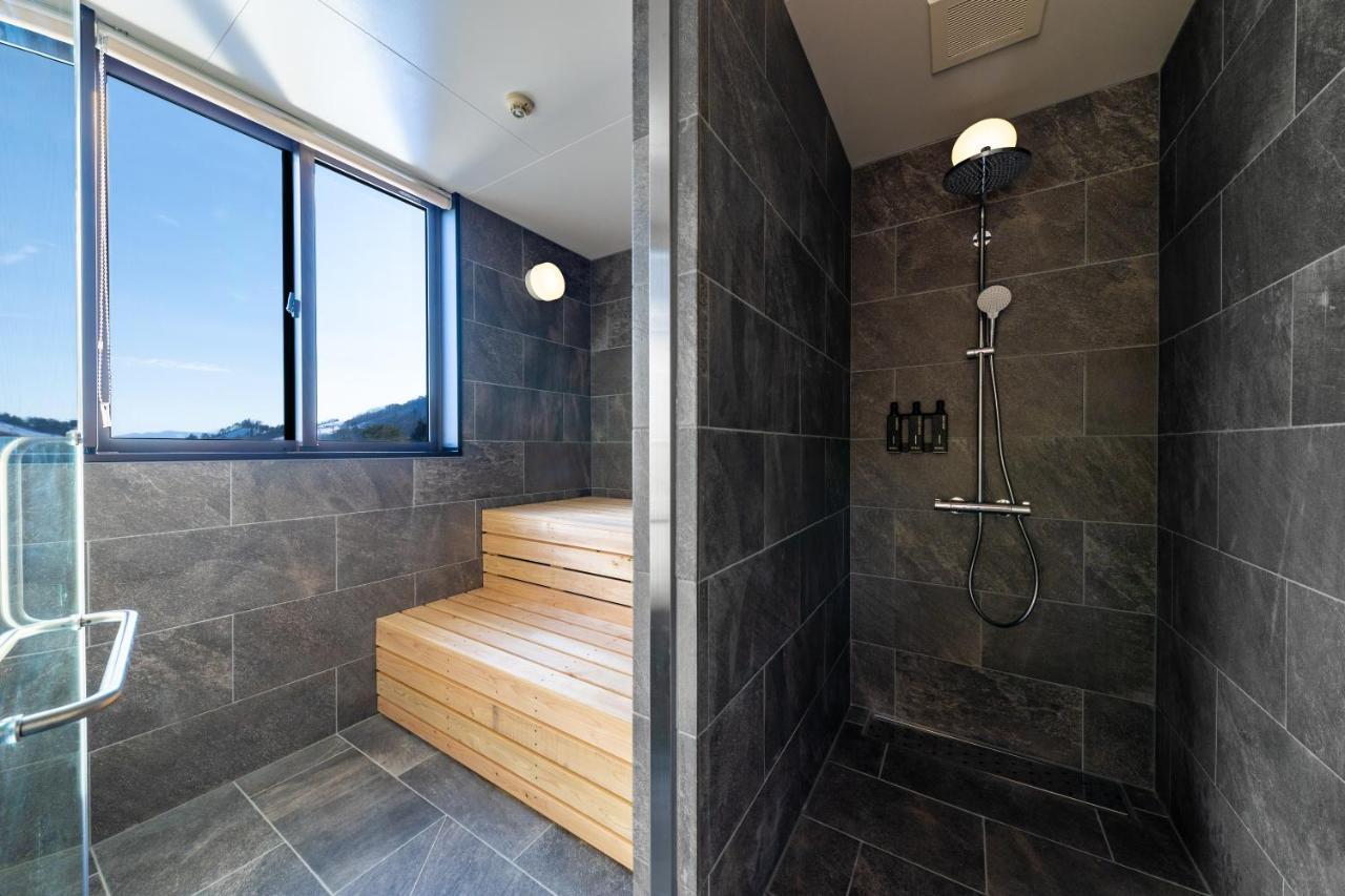 Roka By Hhg Aparthotel Hakuba Exterior photo